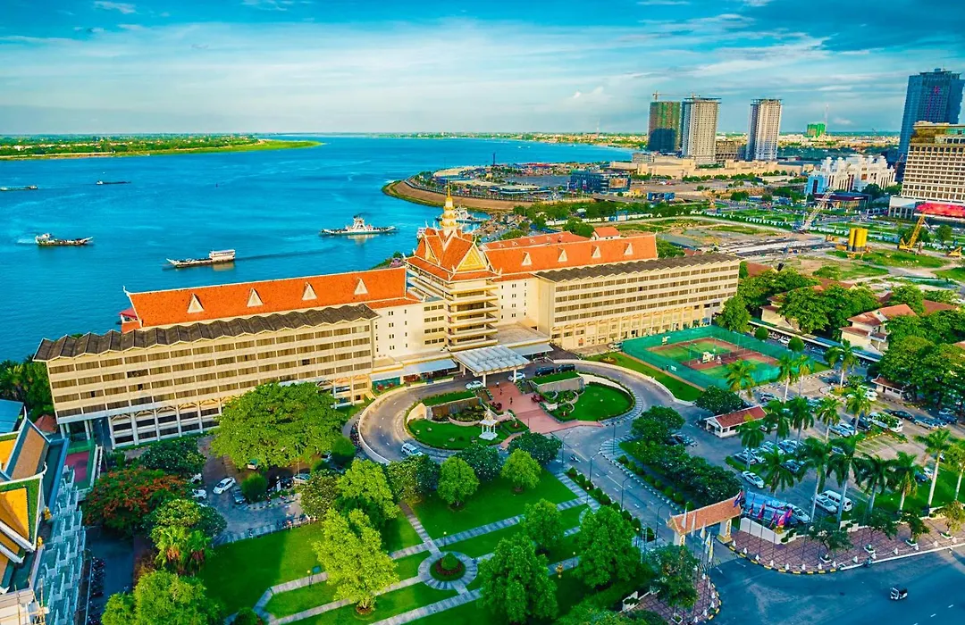 Hotel Cambodiana-1