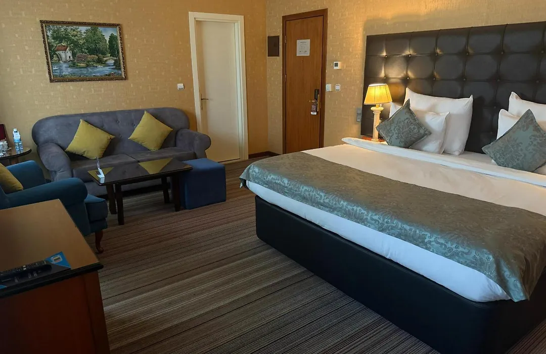 Grand Hotel Europe-1