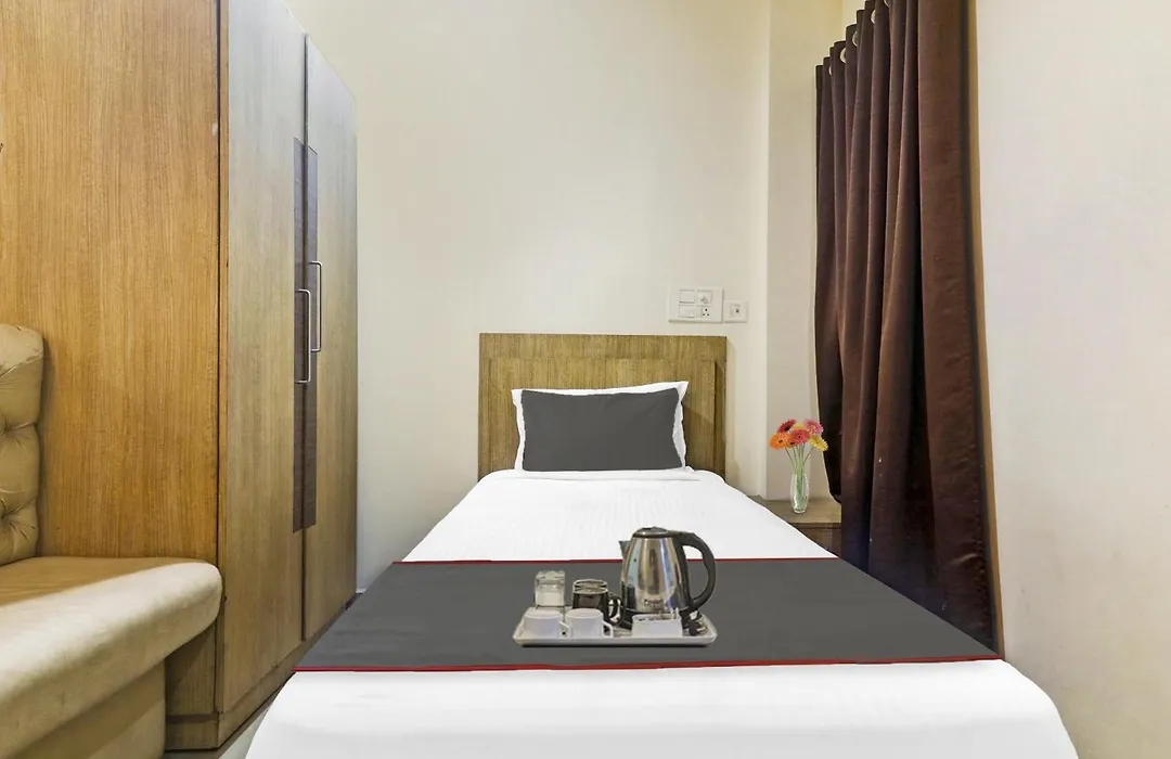 Collection O The Crown Hotel-1