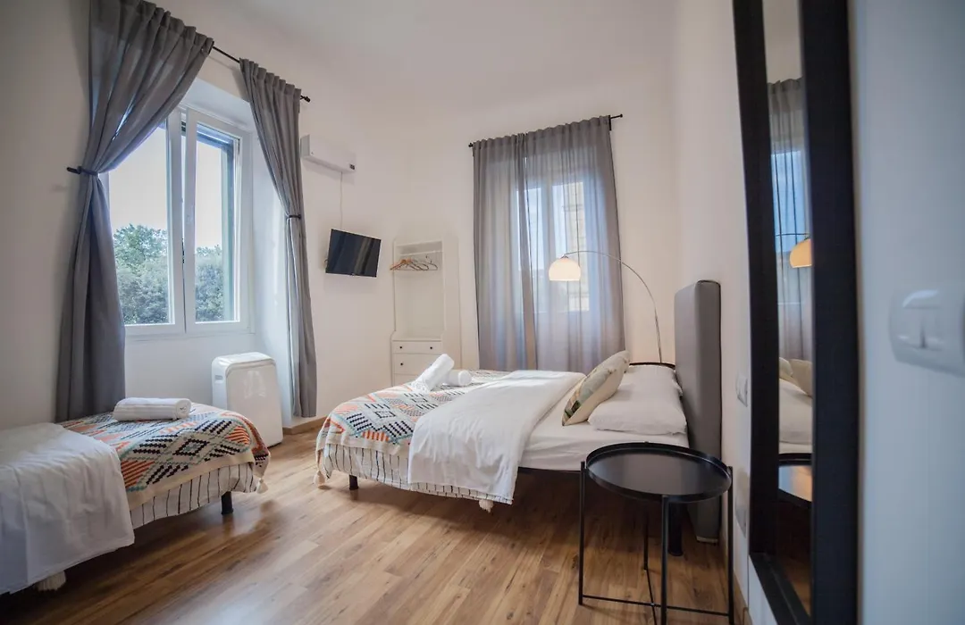 Cosmo Guesthouse-1