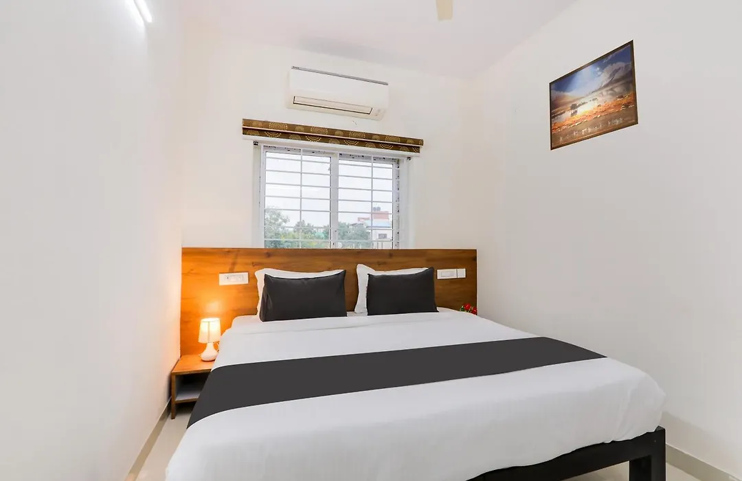 Super Townhouse Sri Nirvana Grand-1