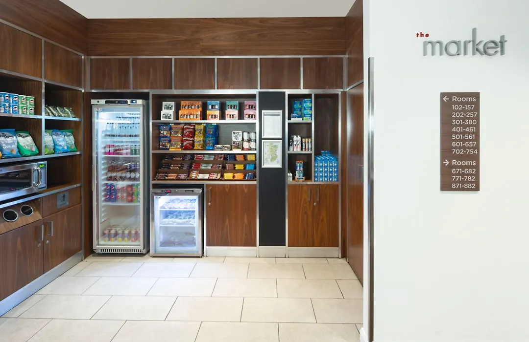 Courtyard By Marriott Edinburgh-1