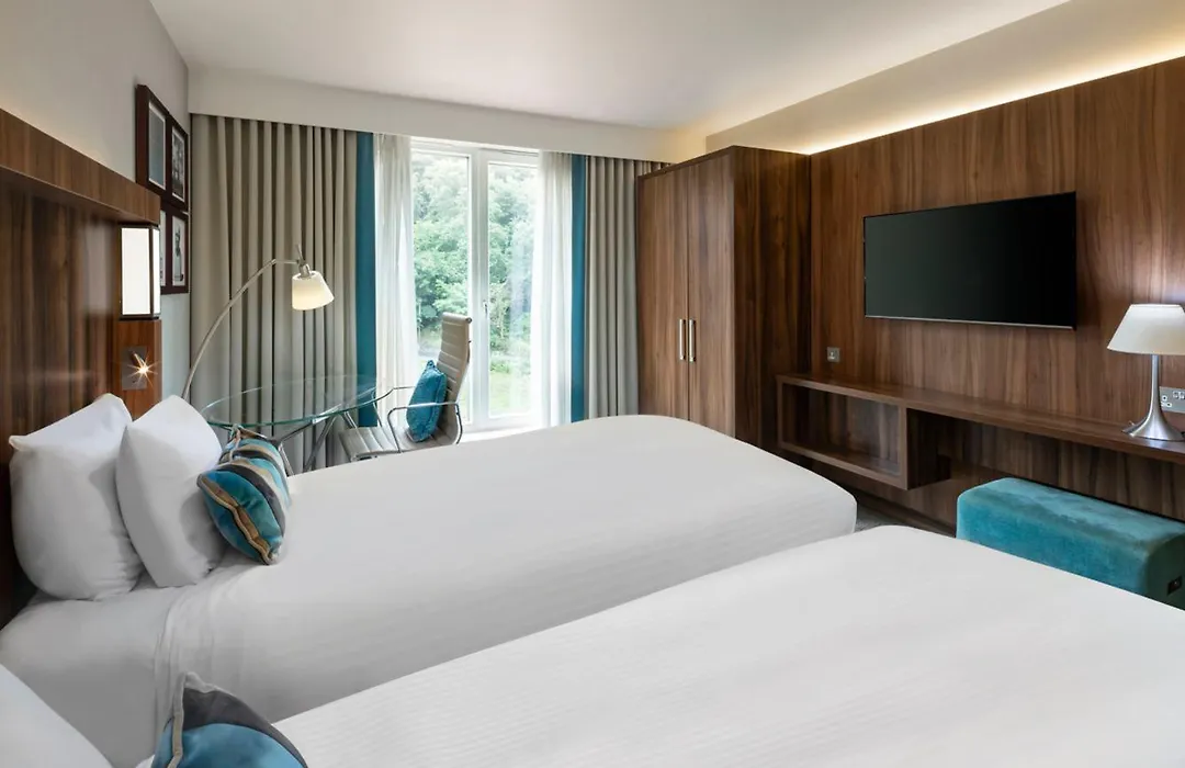 Courtyard By Marriott Edinburgh-1