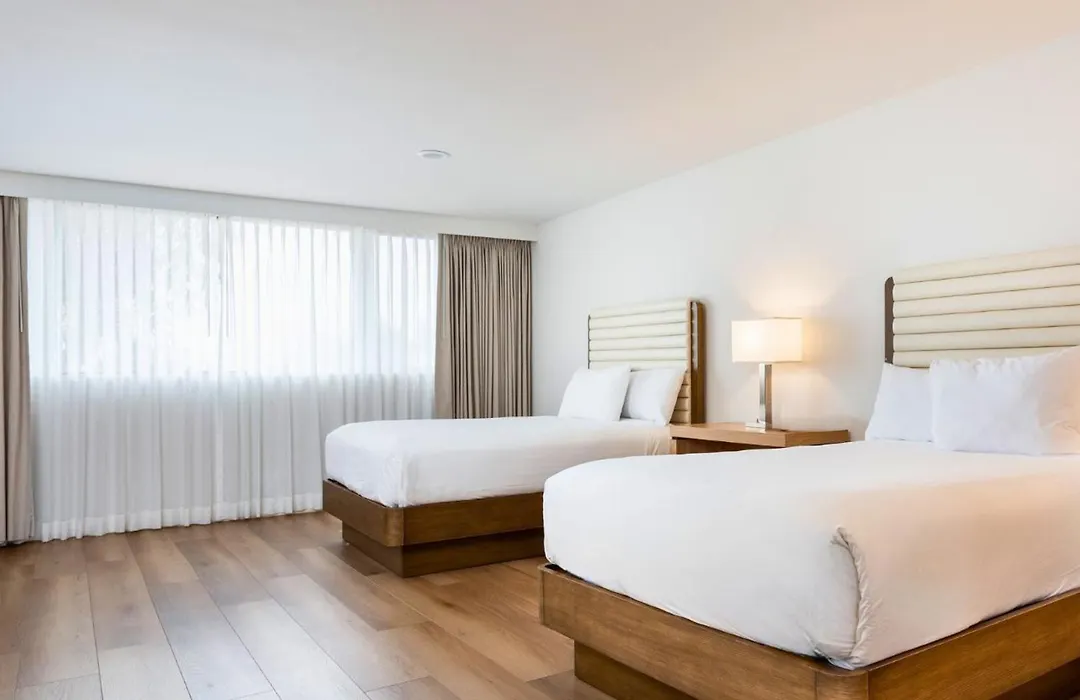 Luxe Sunset Boulevard Hotel-1