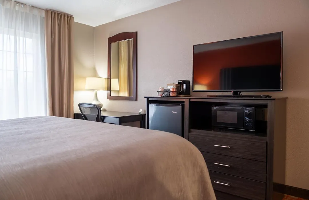 Quality Inn & Suites Fresno Northwest-1