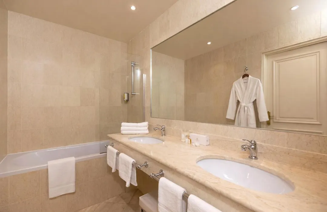 Grand Hotel Moderne-1