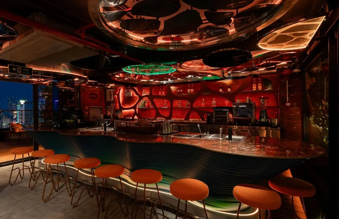 Kin Hotel Ly Tu Trong Edition-1