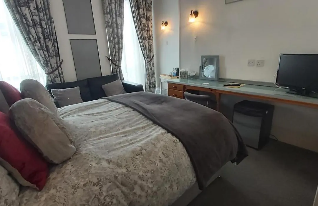 Cranborne Guest Accommodation Exclusively For Adults-1