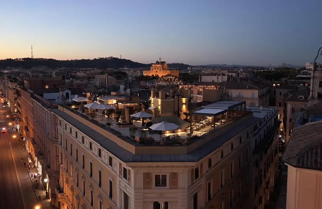Navona Queen Rooftop-1