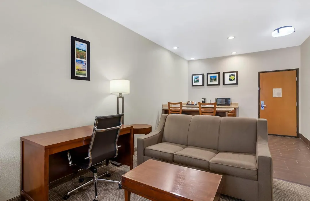Comfort Suites Brenham-1