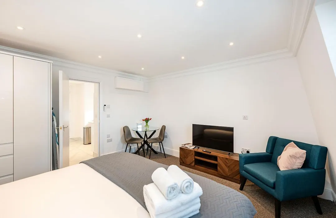 Queensgate Court Apartments-1