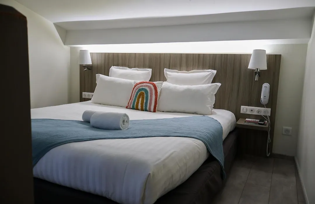 Le Phenix Hotel-1