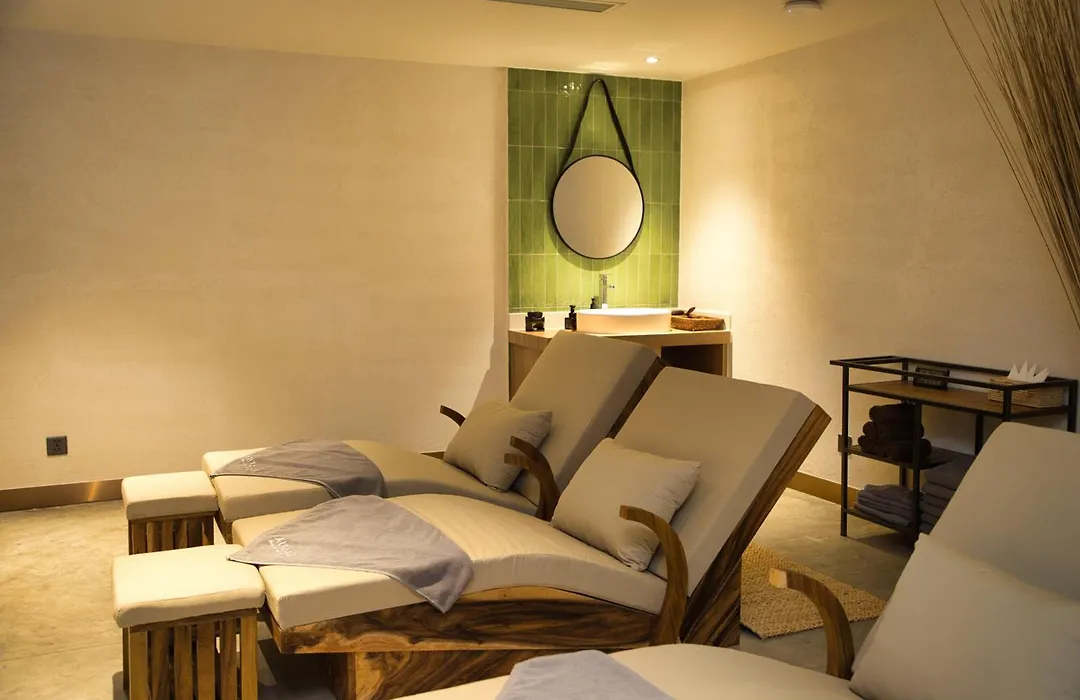 Baitong Hotel & Resort Phnom Penh-1