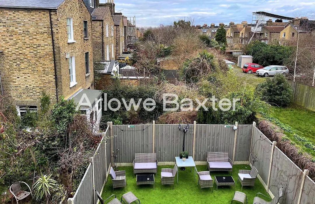 Hackney Suites - En-Suite Rooms & Amenities-1