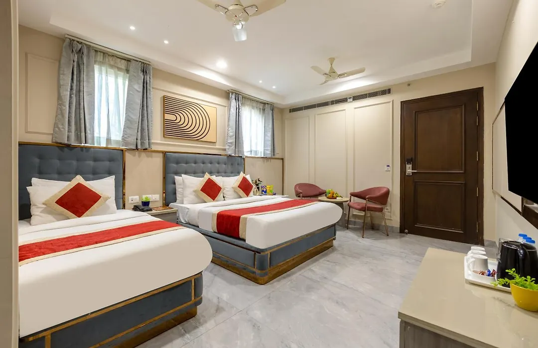 Hotel Sapphire House - 3 Mins Walk From Metro And 5 Mins From New Delhi Railway Station-1