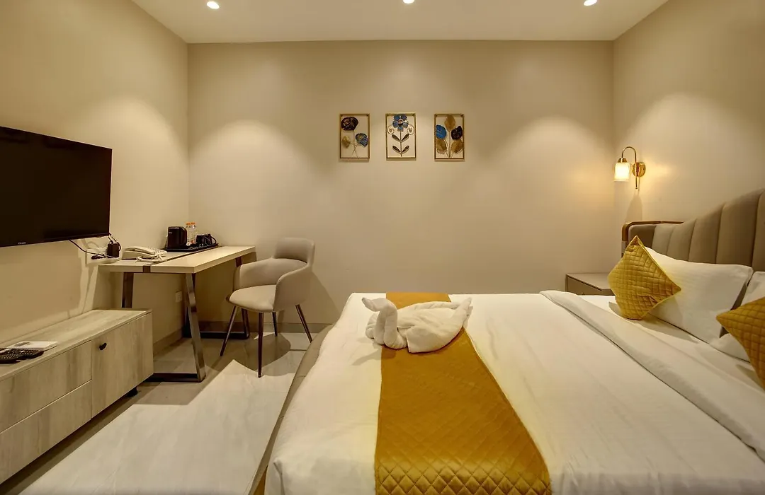 Staybird Capital- Business Hotel, Magarpatta City-1