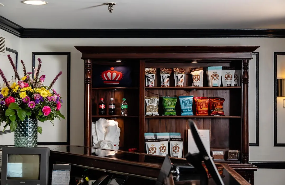 Dunhill Hotel-1