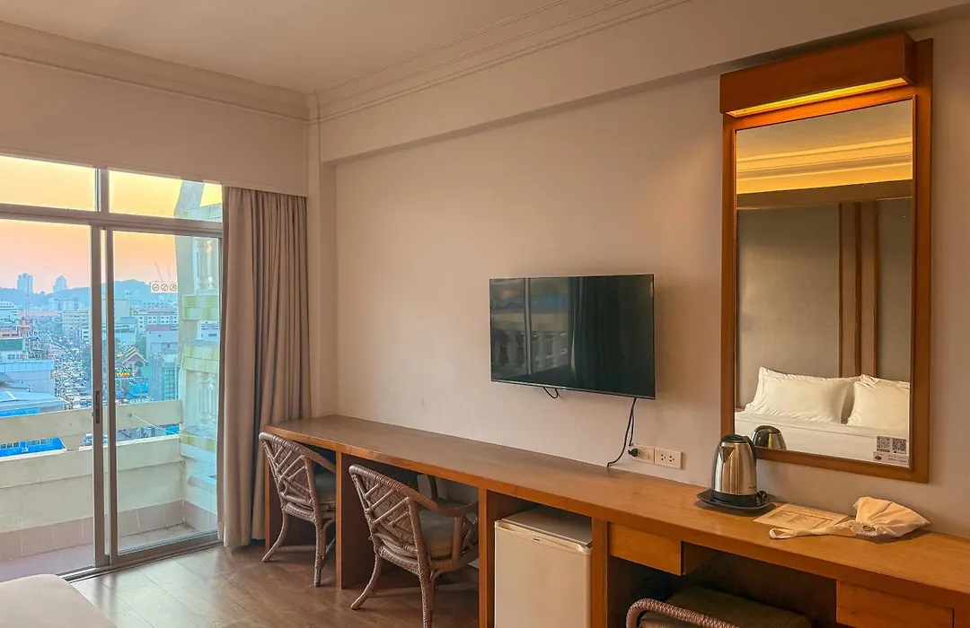 Golden Beach Hotel Pattaya-1