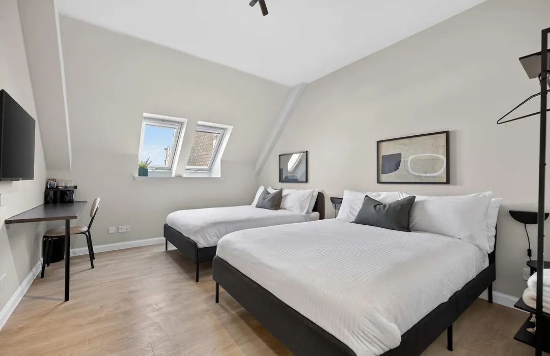 Sanctuary Hotel - En Suite Rooms-1