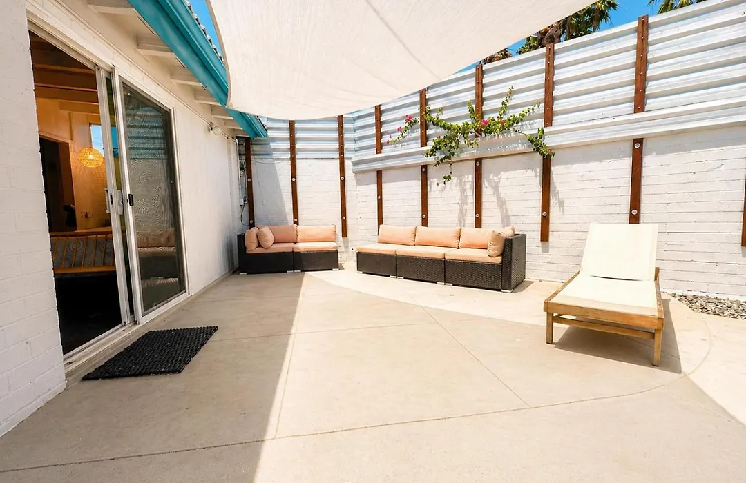 A Place In The Sun Hotel - Adults Only Big Units, 24H Heated Pool & Spa In 1 Acre Park Prime Location, Dog Friendly, Top Midcentury Modern Boutique Hotel-1