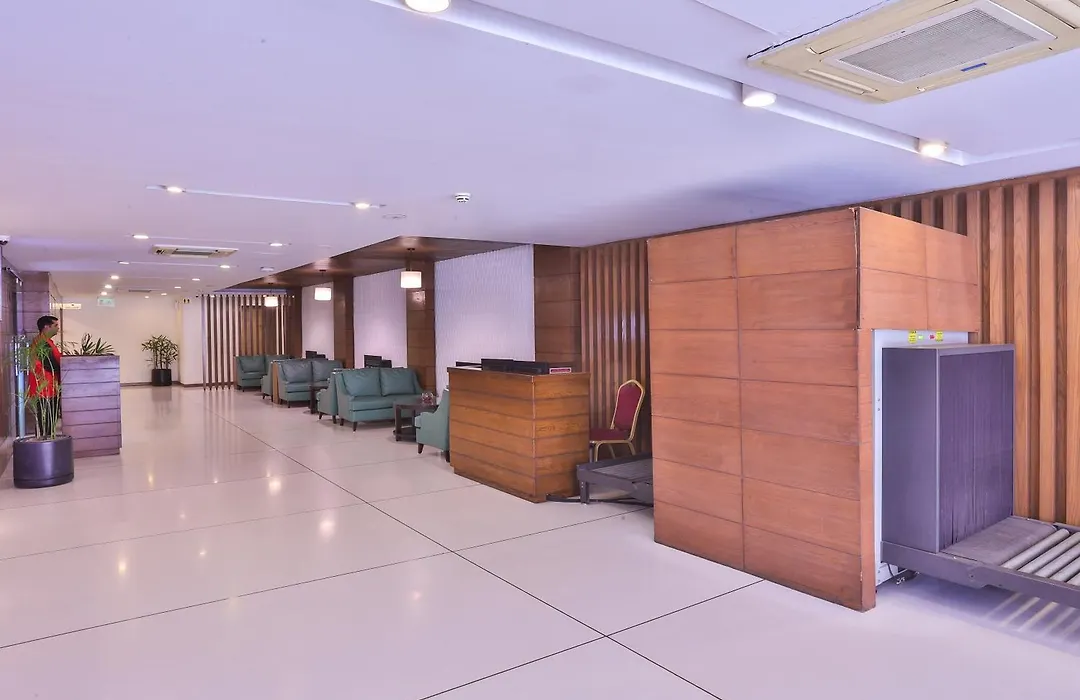 Avari Xpress Gulberg-1