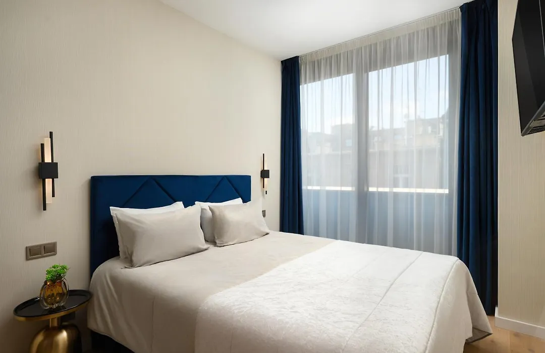 Emerald Downtown Luxury Suites By Continental Group-1