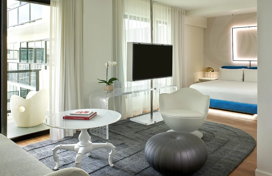 The Valorian Los Angeles, Curio Collection By Hilton-1