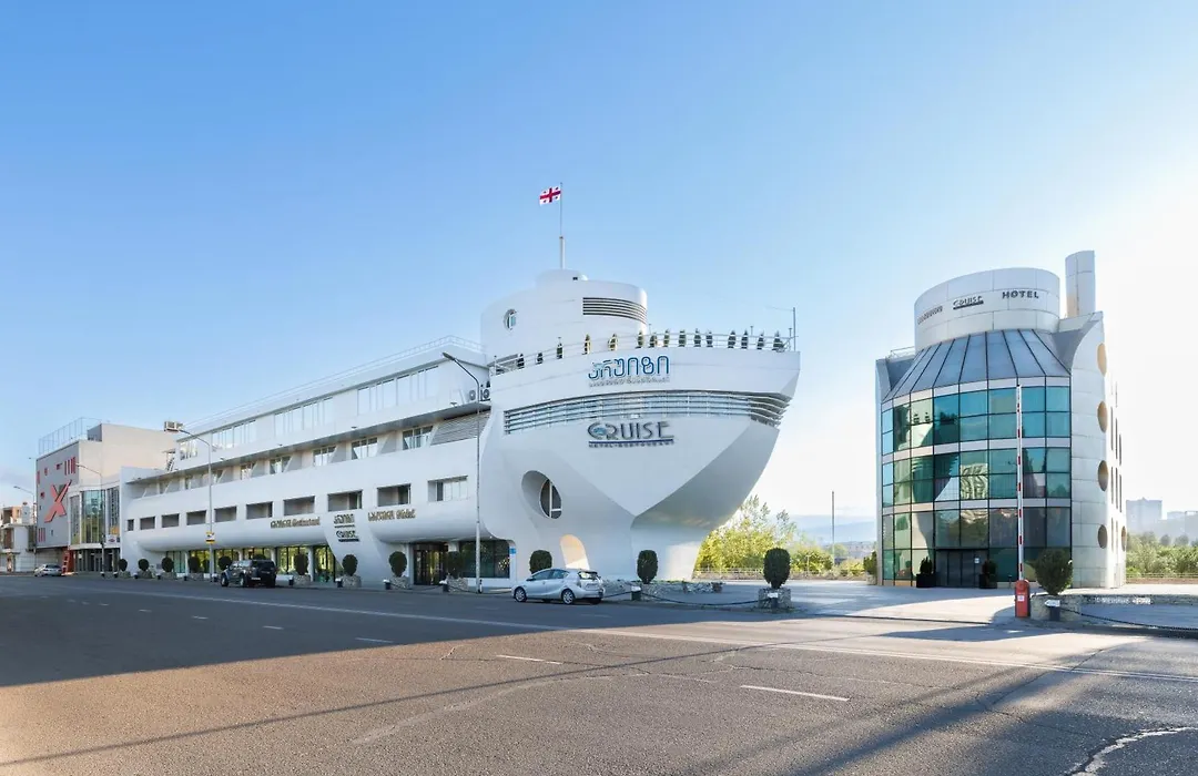 Cruise Hotel-1