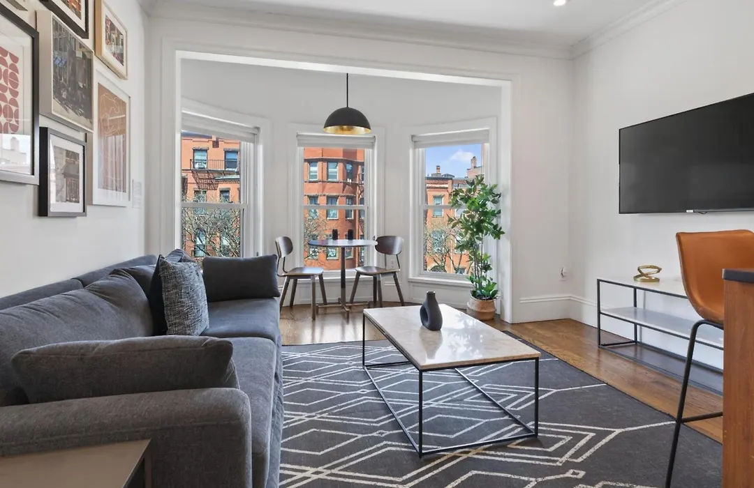304 Newbury Street By Thatch-1