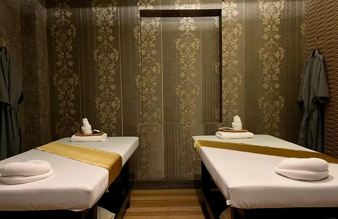 Grand 5 Hotel & Plaza Sukhumvit Bangkok-1
