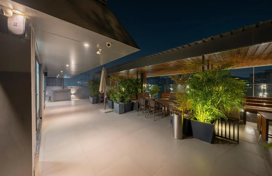Saltstayz Select - Golf Course Road & Sector 57-1