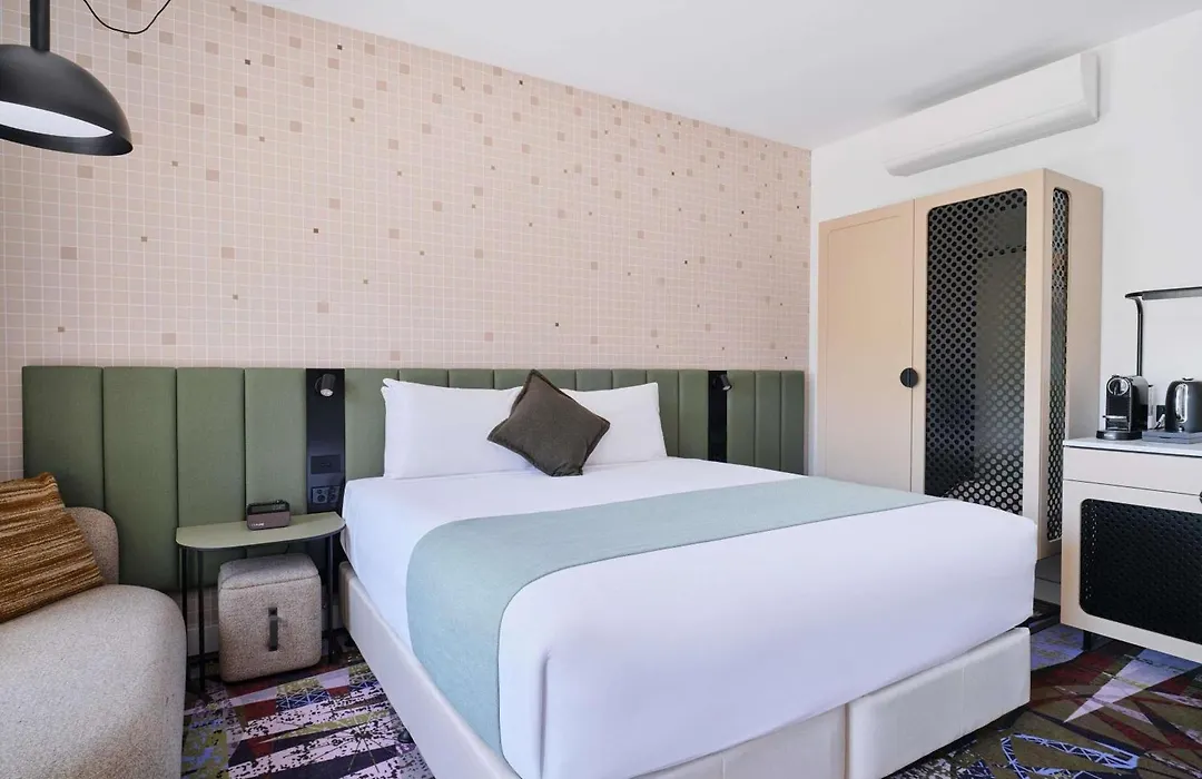 Novotel St Kilda-1