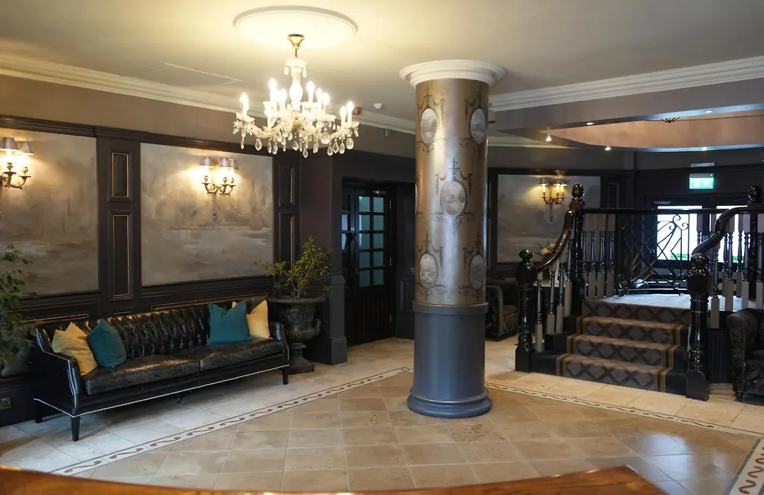 Benedicts Hotel-1