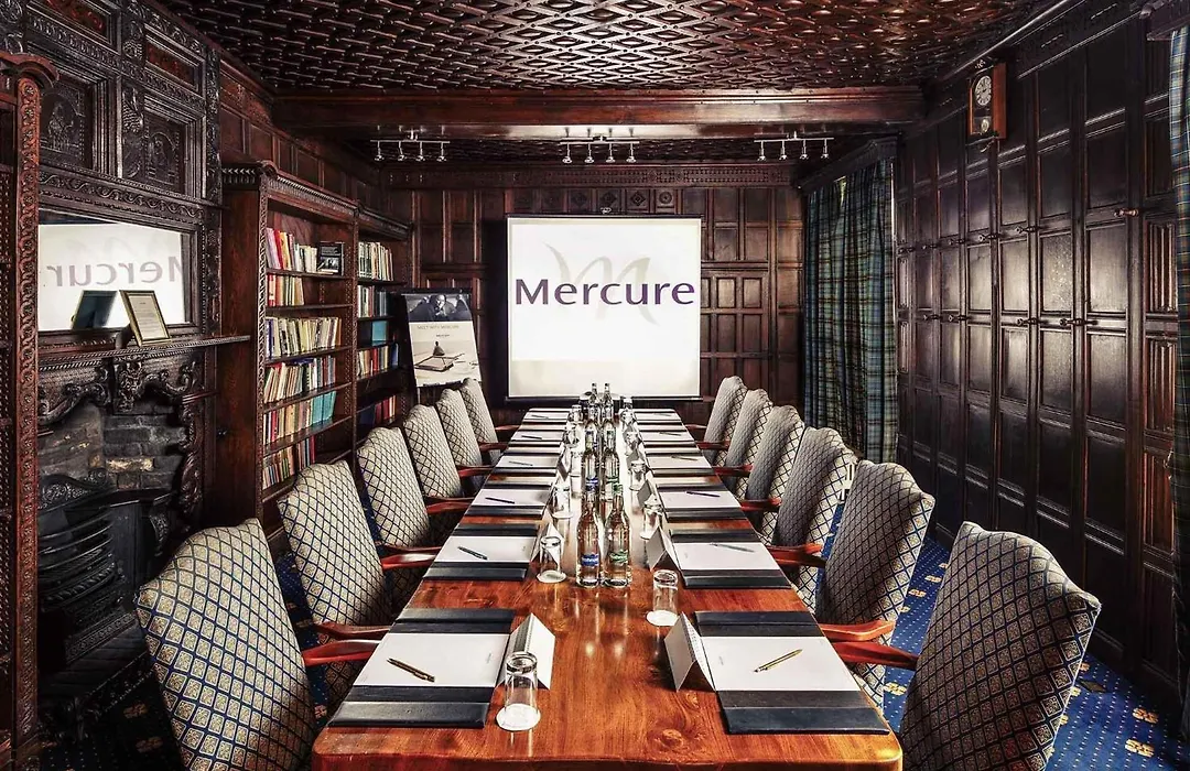 Mercure York Fairfield Manor Hotel-1
