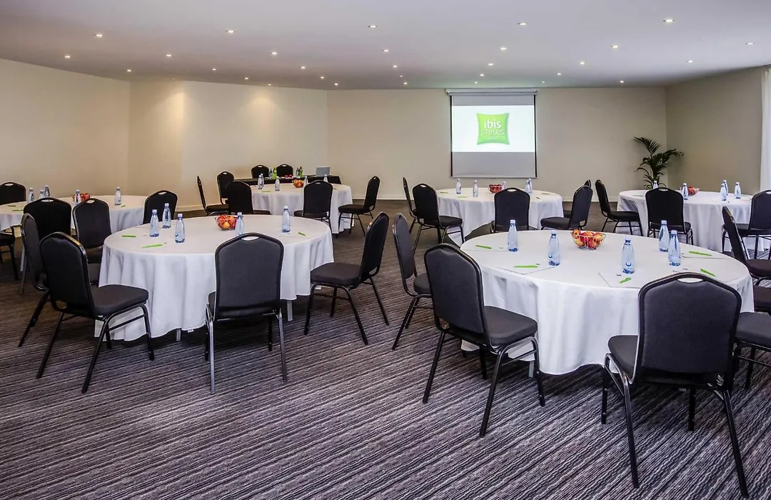 Ibis Styles Canberra Eagle Hawk-1