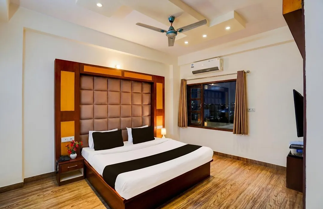 Super Townhouse Prince Chowk Near Railway Station Formerly Hotel Kolam-1
