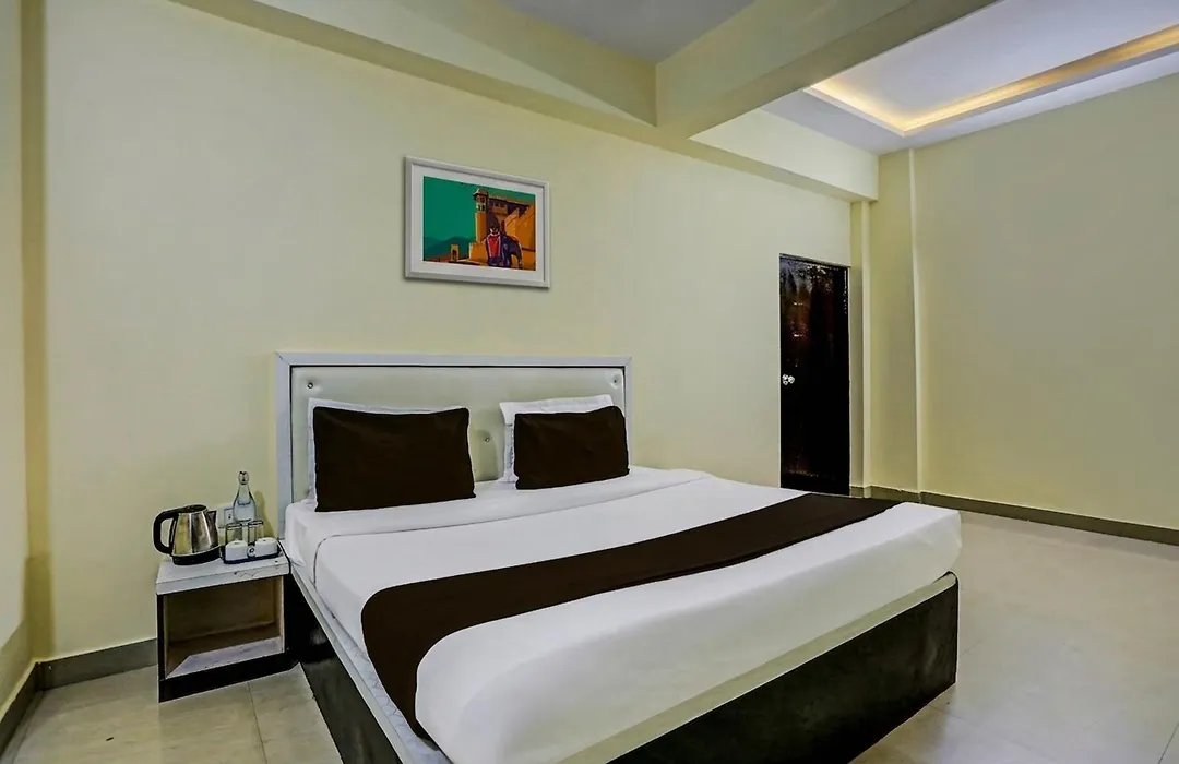 Hotel O Hyderabad Gate Iit Bhu-1