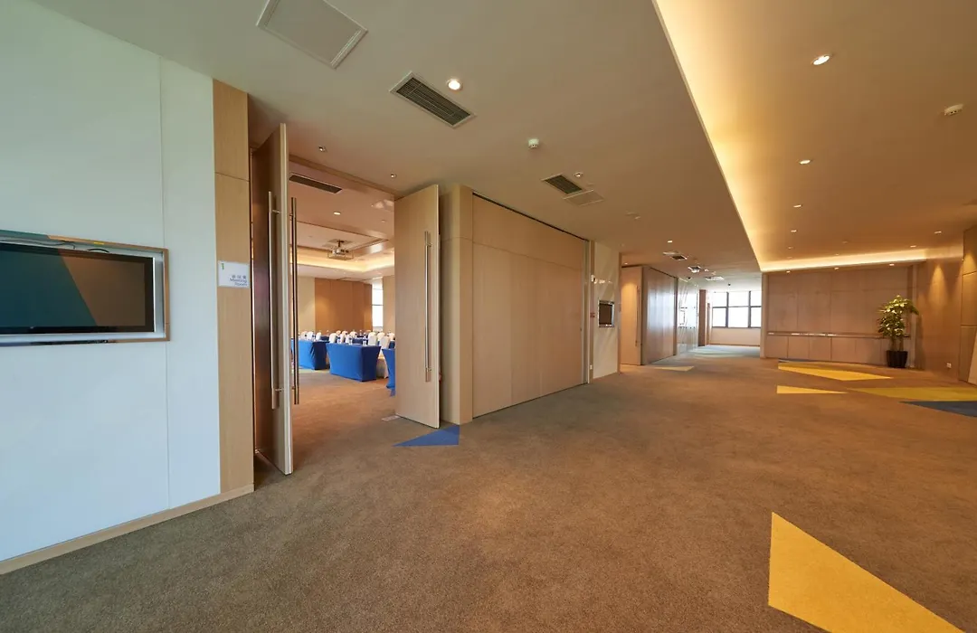 Holiday Inn Express Shanghai Zhenping By Ihg-1