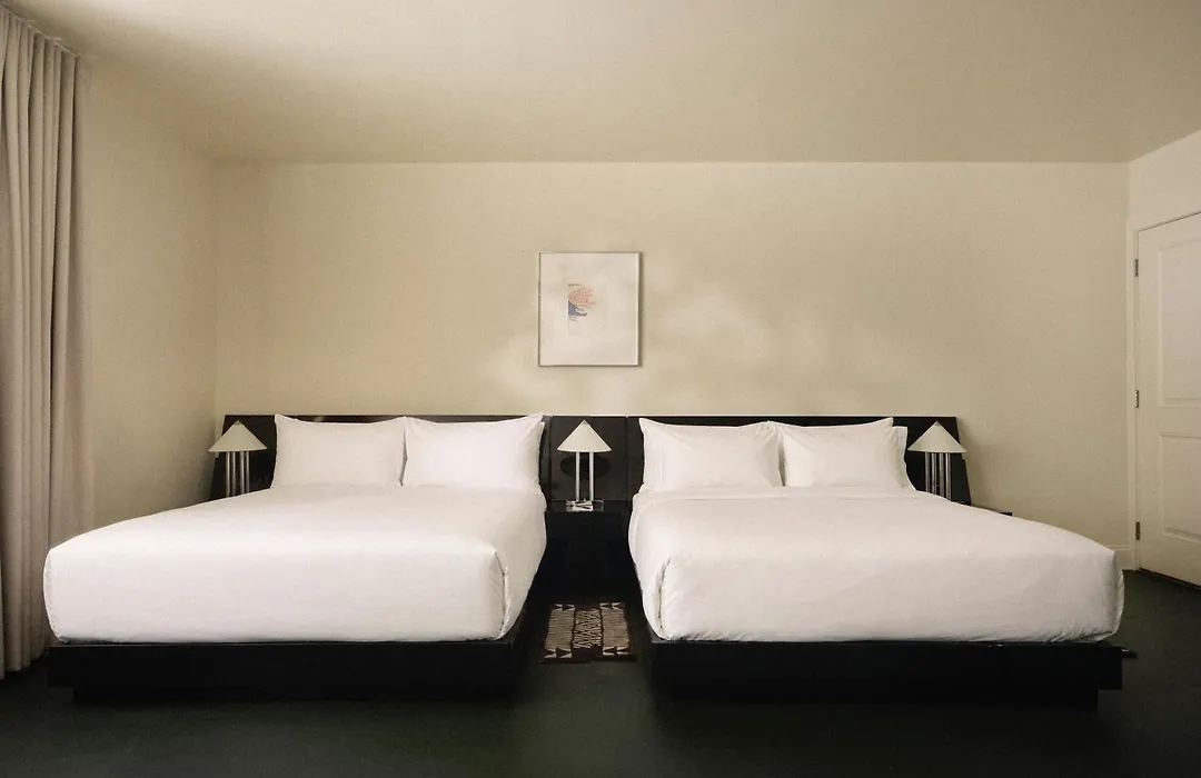 Perroquet Hotel-1