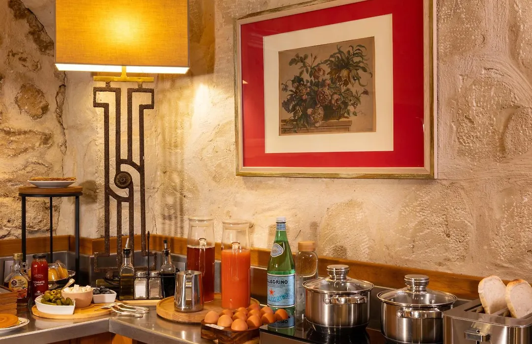 Hotel Le Relais Des Halles-1