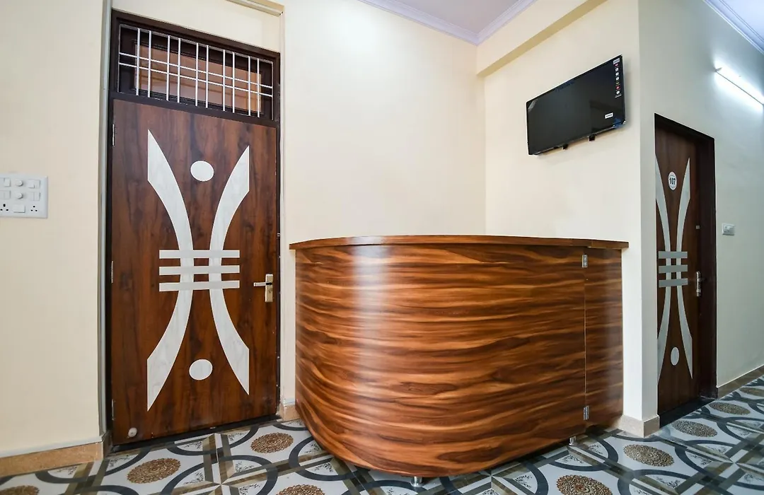 Oyo 70183 Sai Kripa Lodging-1
