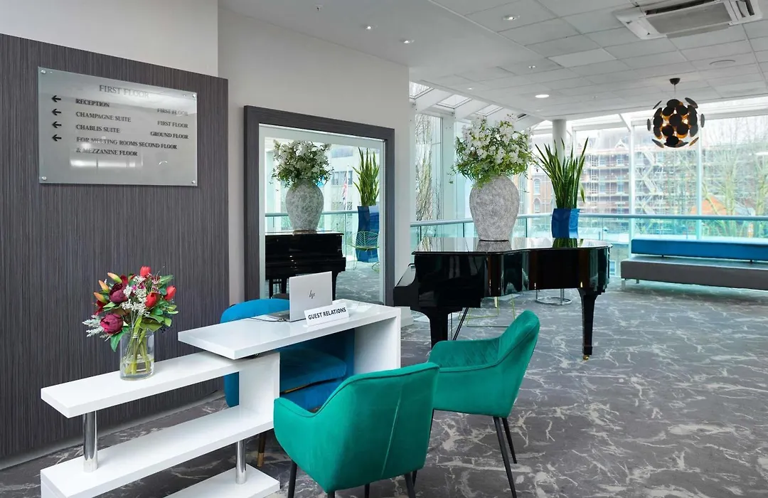 Novotel London West-1