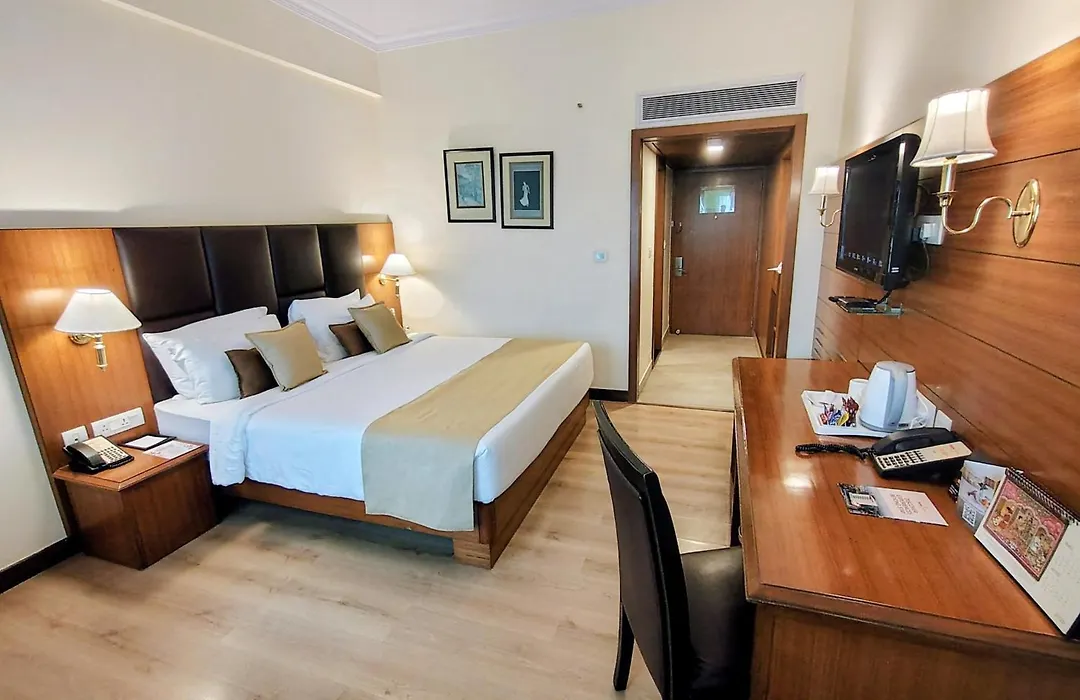 Peerless Hotel Kolkata-1