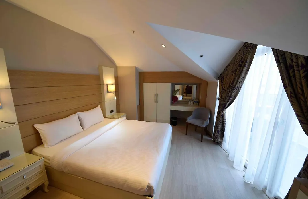 Le Mirage Hotel-1