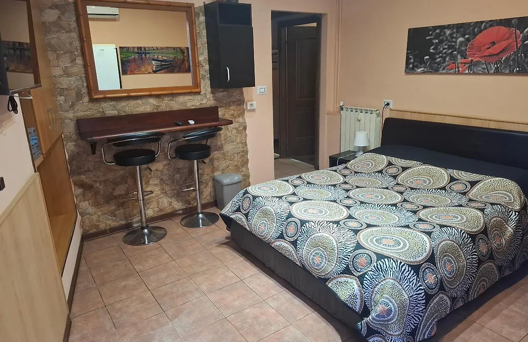 Gina B&B-1
