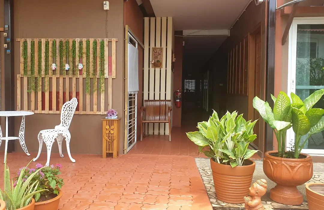 Little Guest House Hotel-1