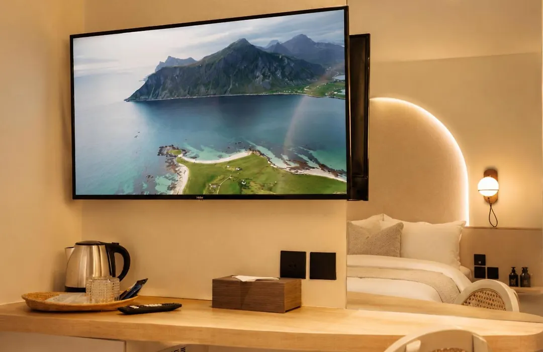 Corridor 2407-1