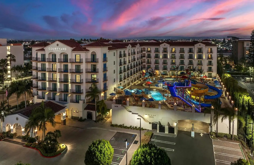 Courtyard By Marriott Anaheim Theme Park Entrance-1