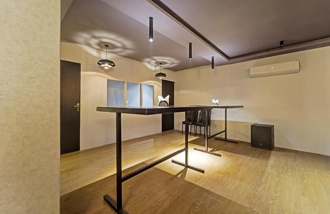 Super Townhouse Fantasea Hotels Near Omr-1