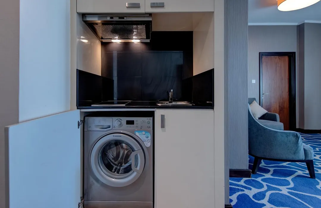 Hawthorn Suites By Wyndham Abu Dhabi City Center-1